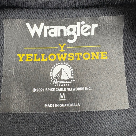 Yellowstone Beth Dutton T-Shirt Womens M Wrangler Black Graphic Paramount NWT - Picture 8 of 8